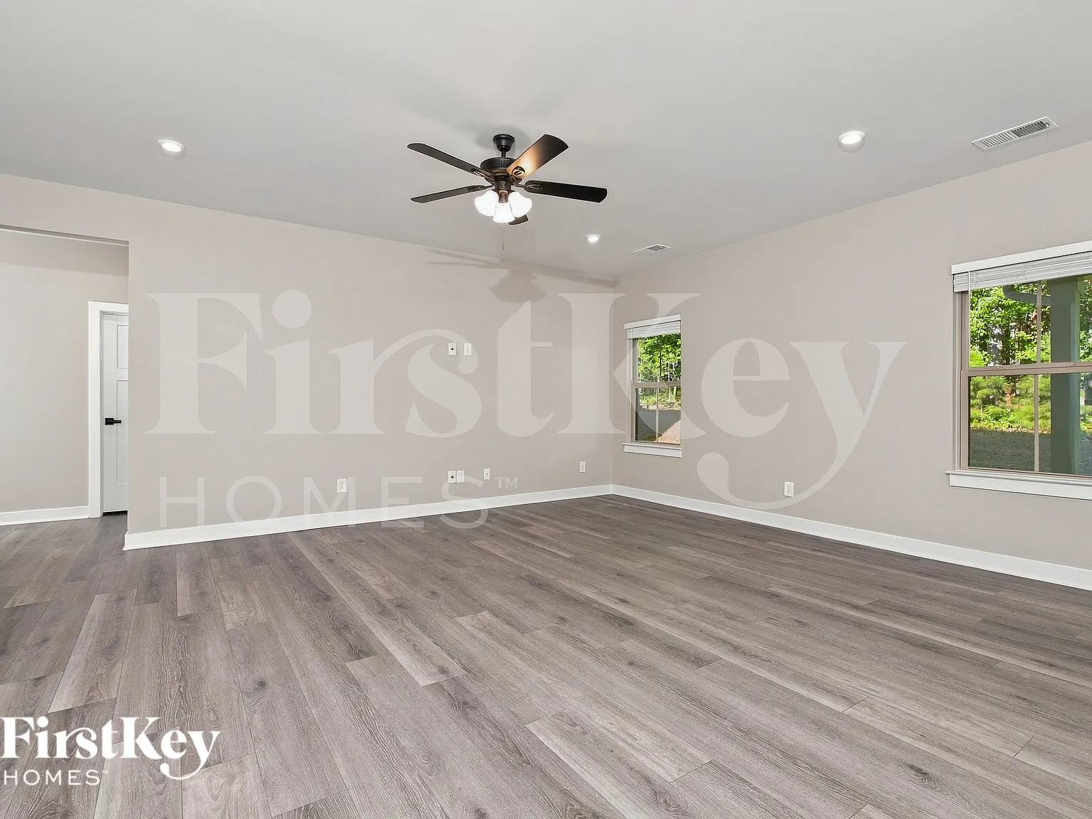 4 bed, 2.5 bath, 3033 sqft, $2,890 — Photo 2