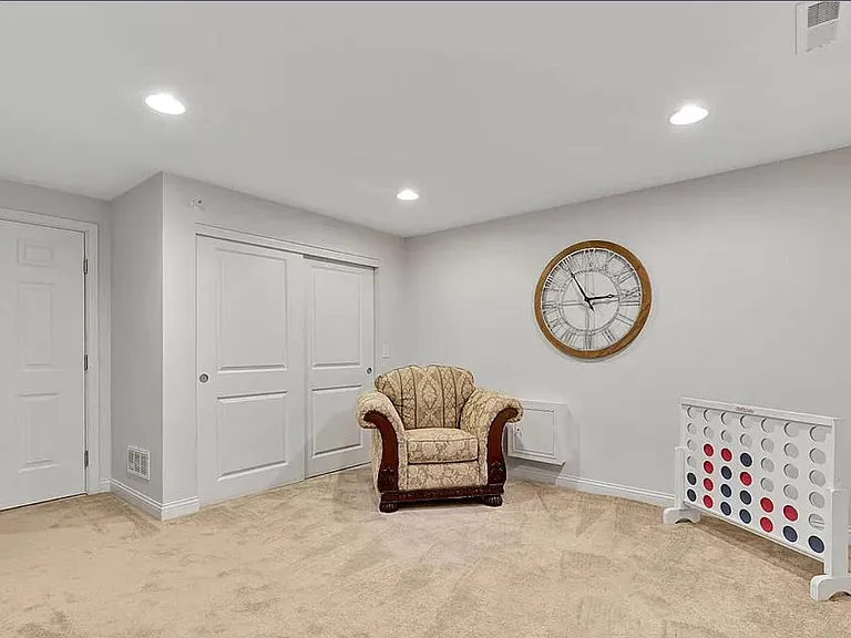 205 E Rochelle St — Photo 14