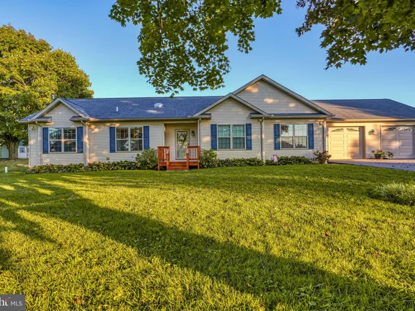 368 W Woodbine Rd, Fawn Grove, PA 17321