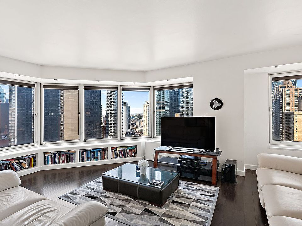 1st image of 150 W 56th St APT 3108