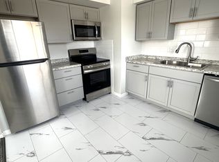 1101 Mount Royal Blvd APT 402, Pittsburgh, PA 15223