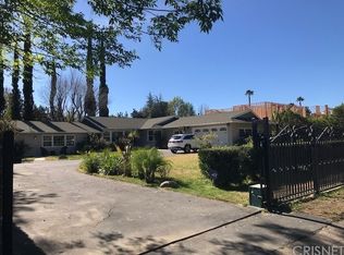 23026 Calvert St, Woodland Hills, CA 91367
