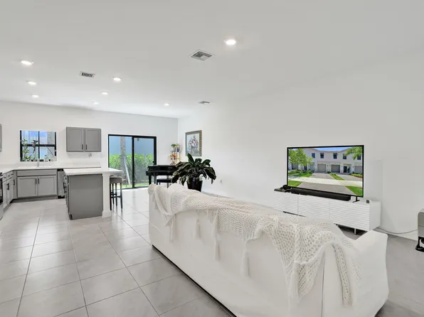 975 NW 3rd Terrace, Pompano Beach, FL 33060