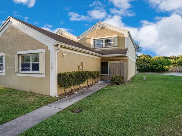 12261 NW 15th St, Hollywood, FL 33026