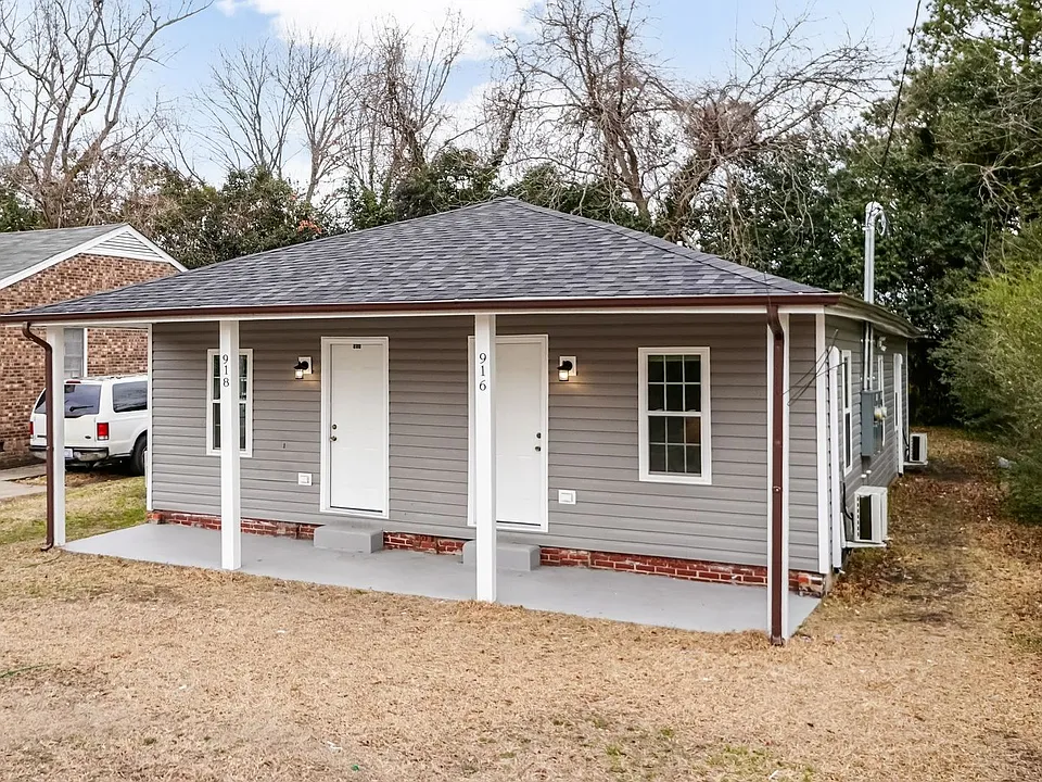 916 Star St