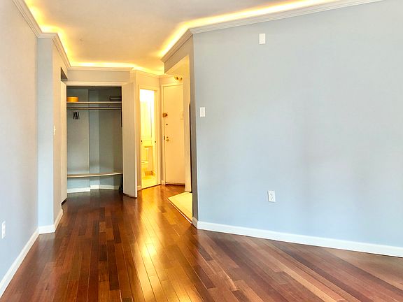 3rd image of 176 W 86th St APT 2F