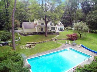 8 Strawberry Ridge Rd, Ridgefield, CT 06877