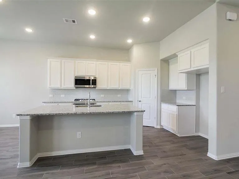 20918 Bradley Gardens Dr — Photo 2