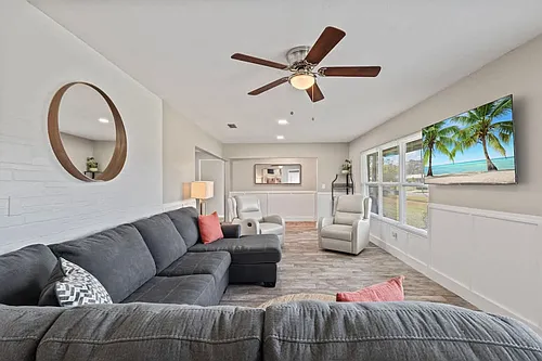 3215 Crosby Ln #ID1578538P Photo 1