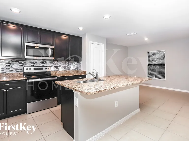 4625 Dragon St — Photo 7