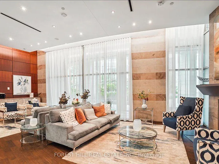2181 Yonge St #2704 — Photo 16