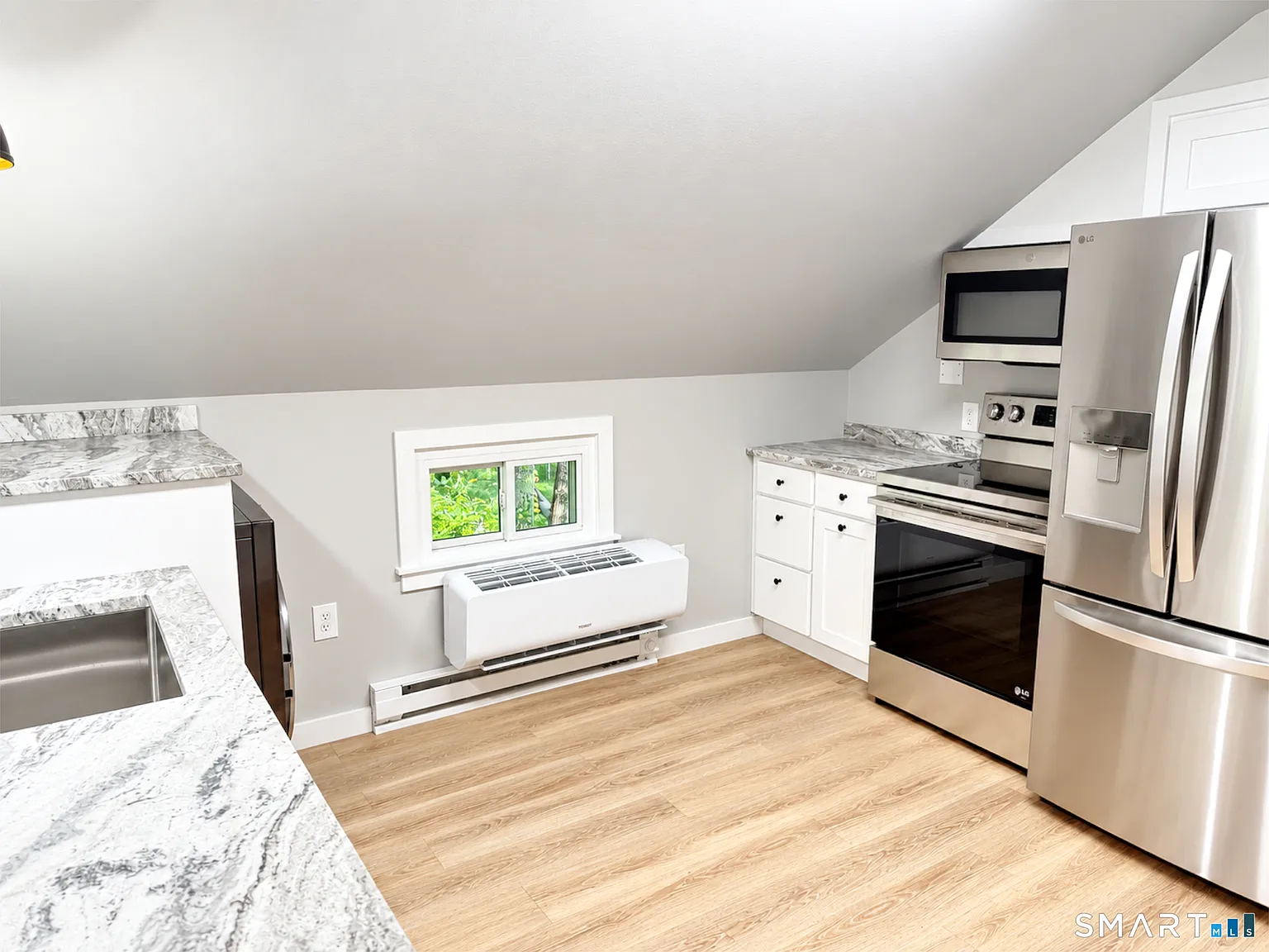 1 bed, 1.0 bath, 768 sqft, $2,100 — Photo 4