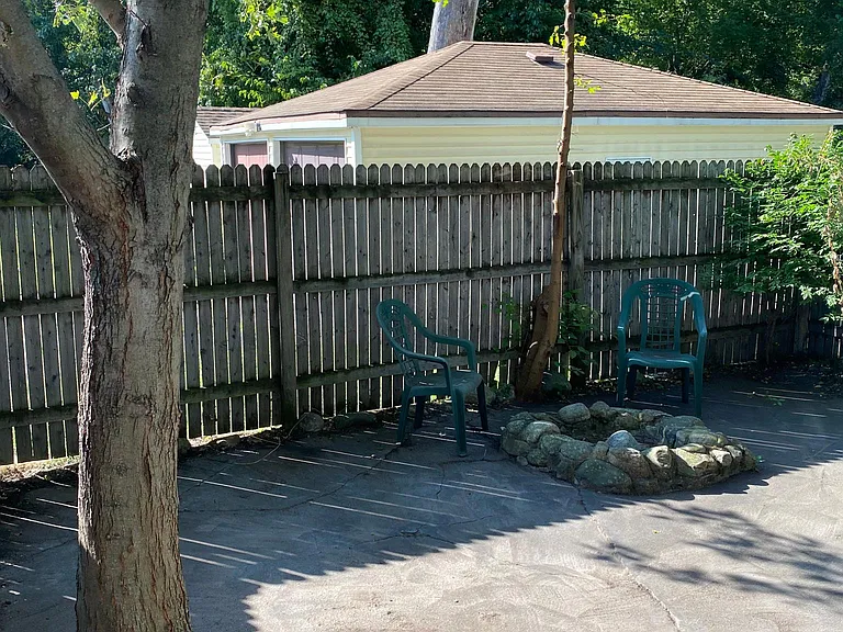 2200 Oak Ln — Photo 18