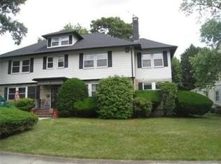 6 Salisbury Rd UNIT 2, Newton, MA 02458