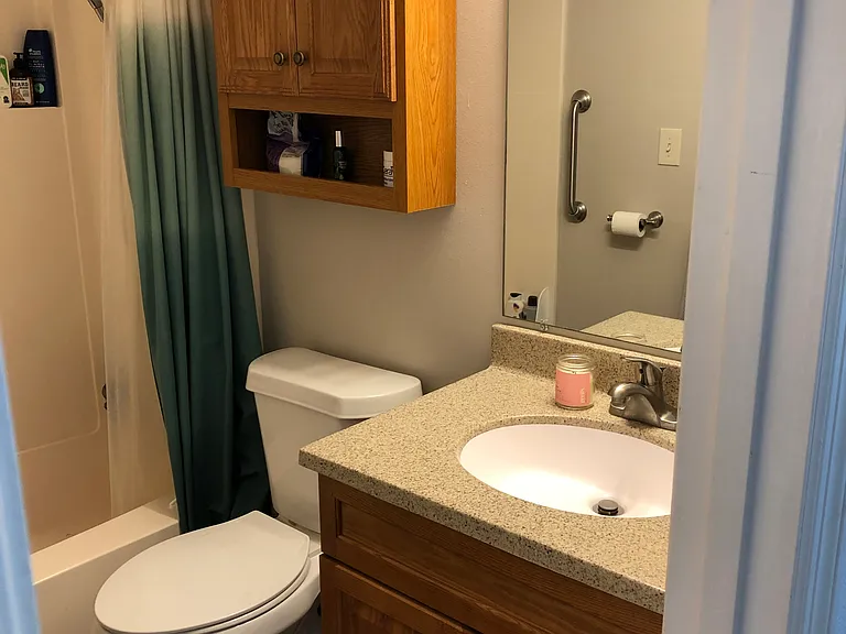 upstairs full bathroom