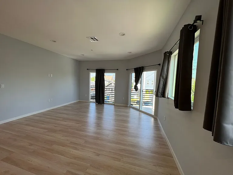 Elmer Ave. Townhomes — Photo 21