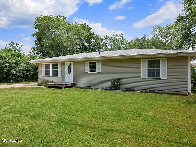 313 Oleary Ave — Photo 3