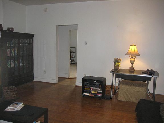 Beautiful genuine oak hardwood floors