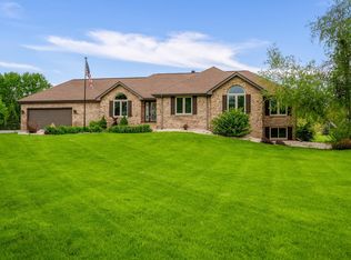 32 Shadow Ridge Ln, Rockford, IL 61107