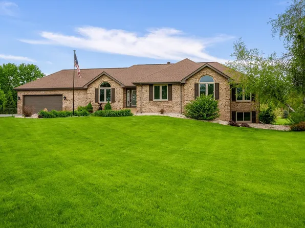 32 Shadow Ridge Ln, Rockford, IL 61107