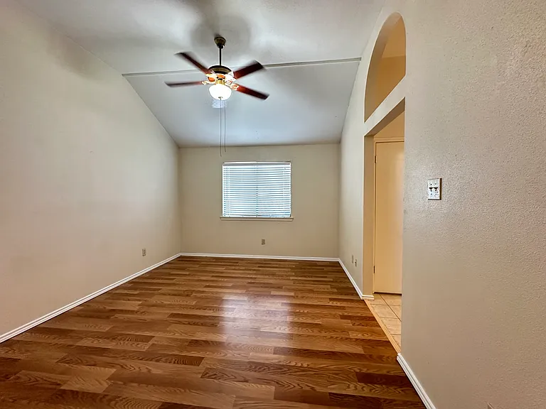 7605 Cornell Dr — Photo 14