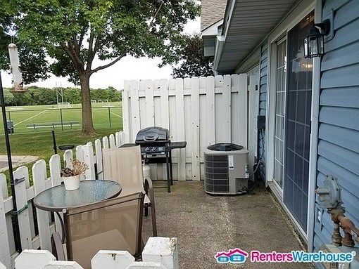 3rd image of 2580 Bedford Ct