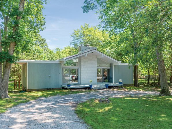 68 Springy Banks Rd