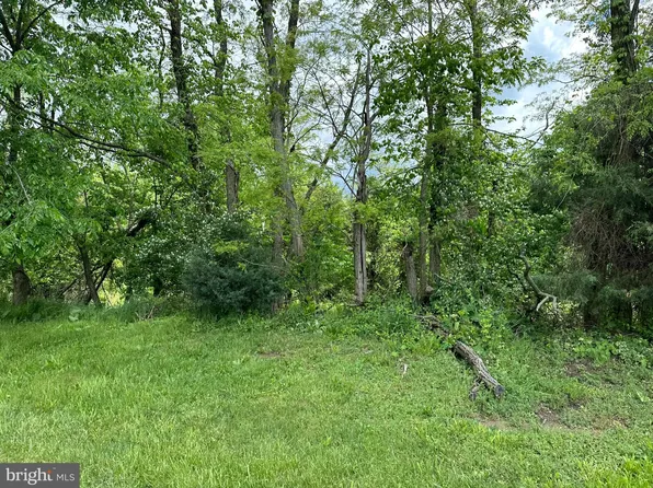 1530 Goldenville Rd, Gettysburg, PA 17325