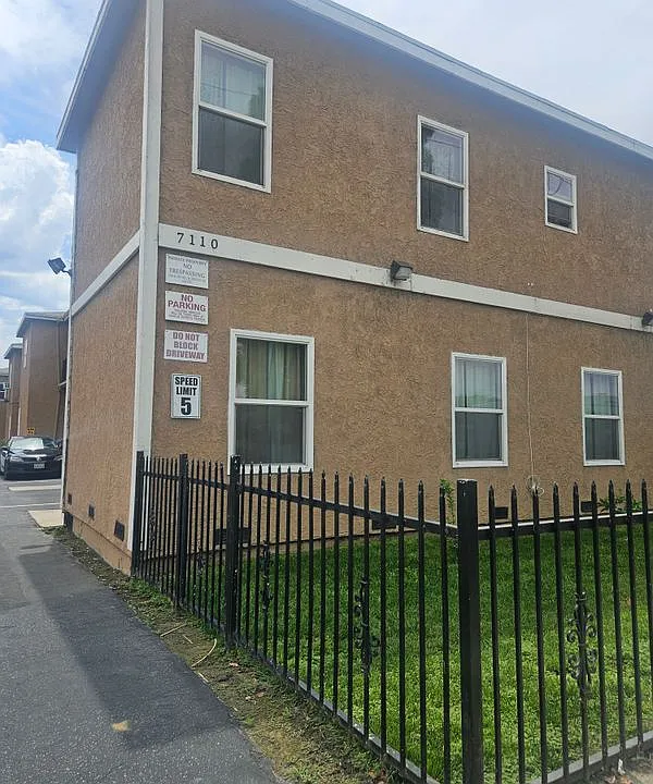 7110 Somerset Blvd #1