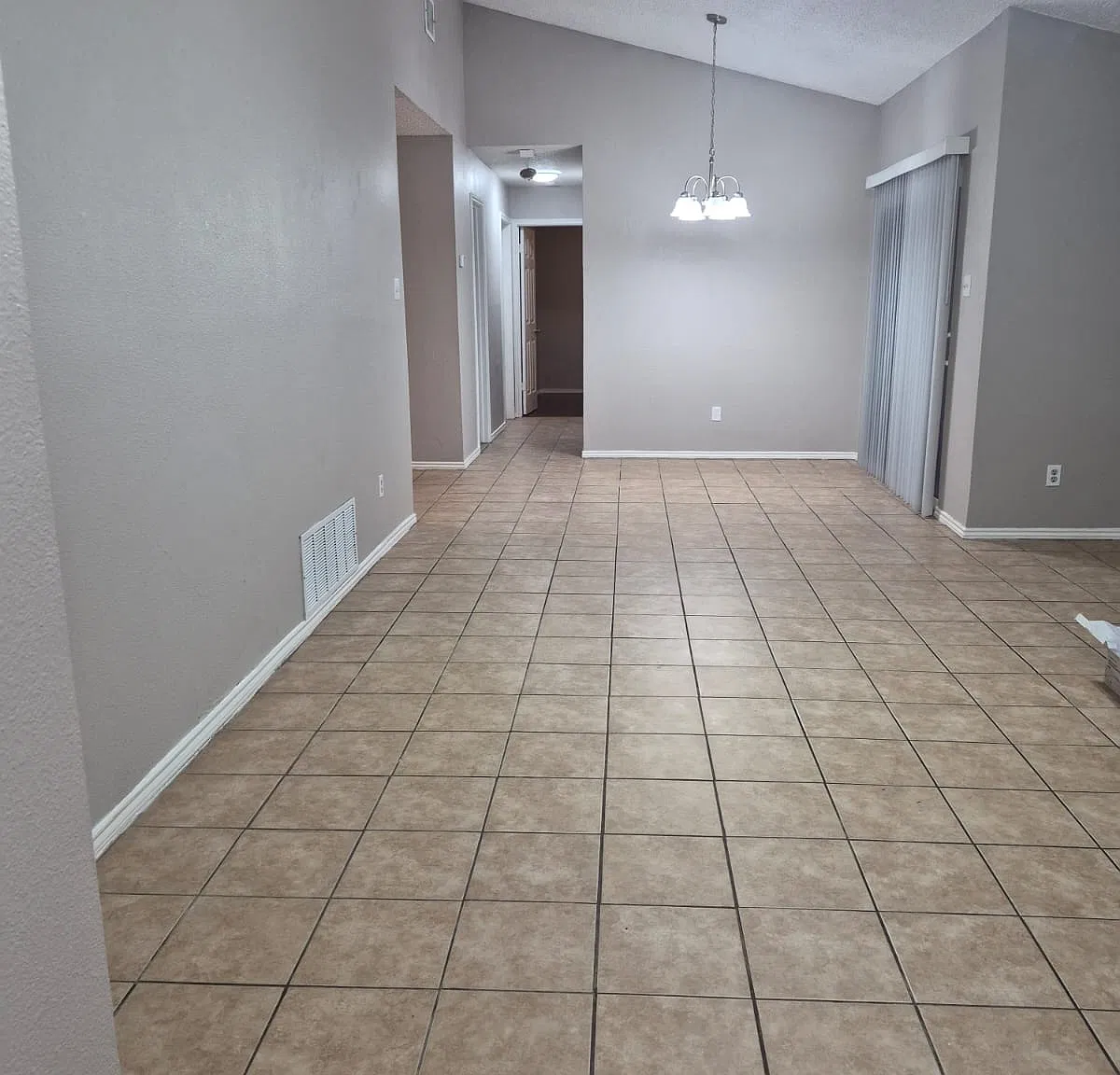 3 bed, 1042 sqft, $1,450 — Photo 4