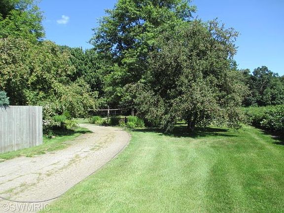 3rd image of 5352 Butternut Dr