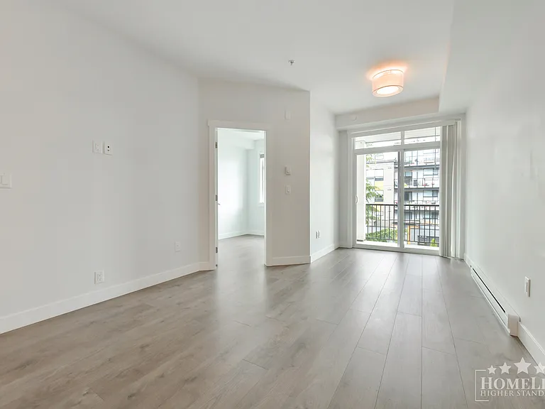 20696 Eastleigh Cres #318 — Photo 8