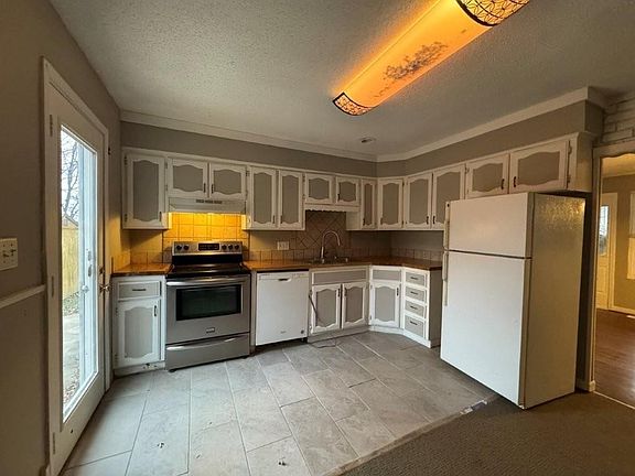 2nd image of 1113 N Swope Dr