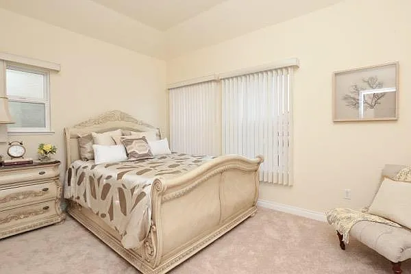 891 Neal Cmns — Photo 14
