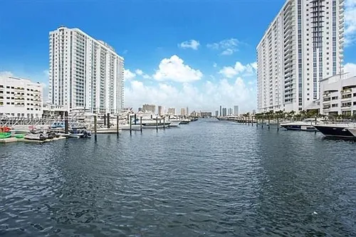 17301 Biscayne Blvd Photo 1