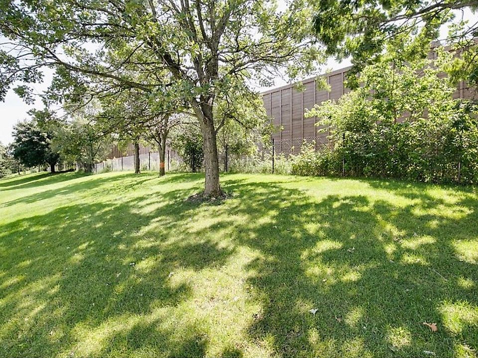 2nd image of 276 Pleasure Creek Dr NE