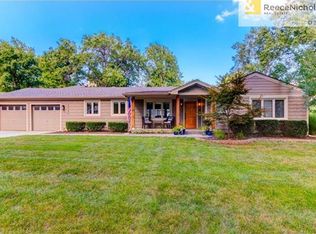 9429 Manor Rd, Leawood, KS 66206