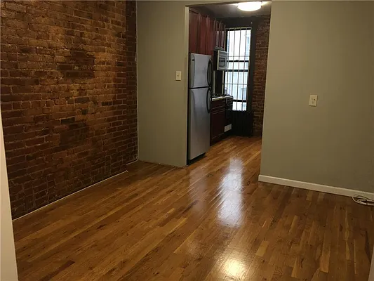 Rented by R New York | media 92