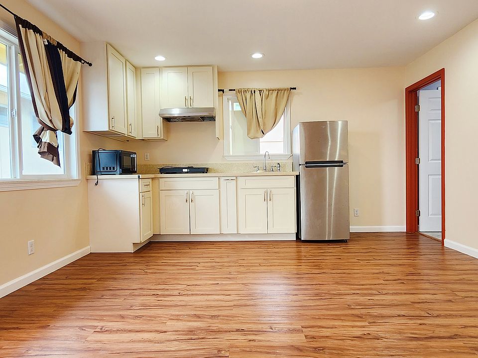 1st image of 1868 Liliha St