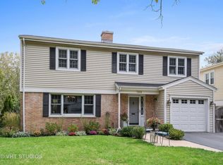 153 Riverside Dr, Northfield, IL 60093