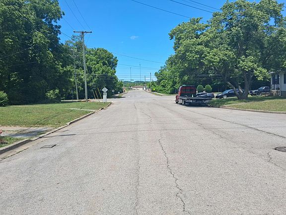 5th image of 2842 Vista Ln