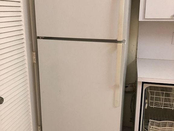 5th image of 2175 NE 56th St APT 202