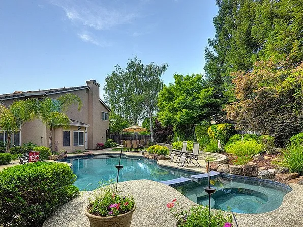 217 Luna Cir, Folsom, CA 95630