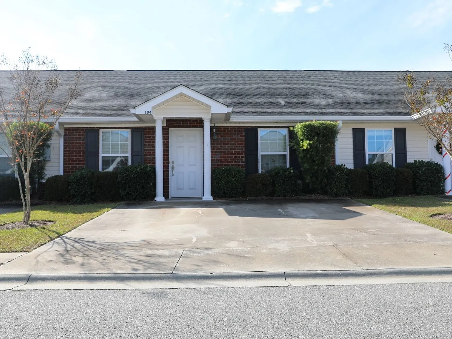 Carlisle Village Townhomes-First Month Rent Free! — Photo 3