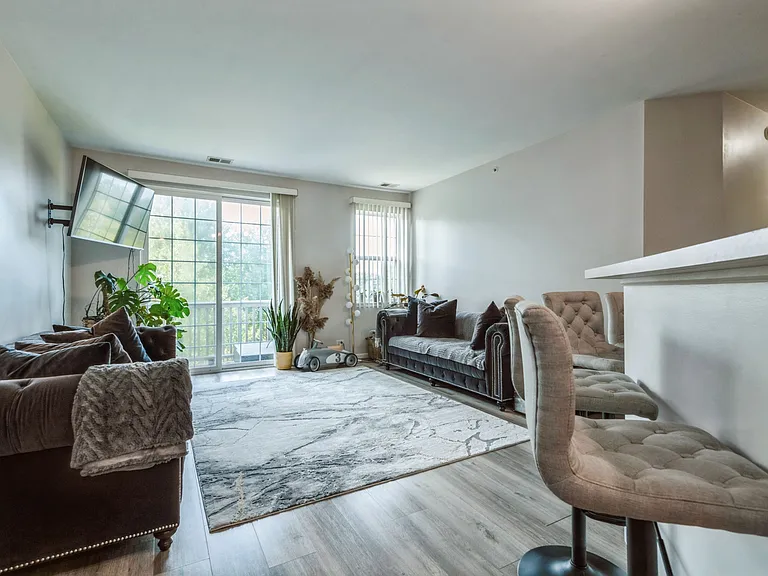250 Rosehall Dr #260 — Photo 2