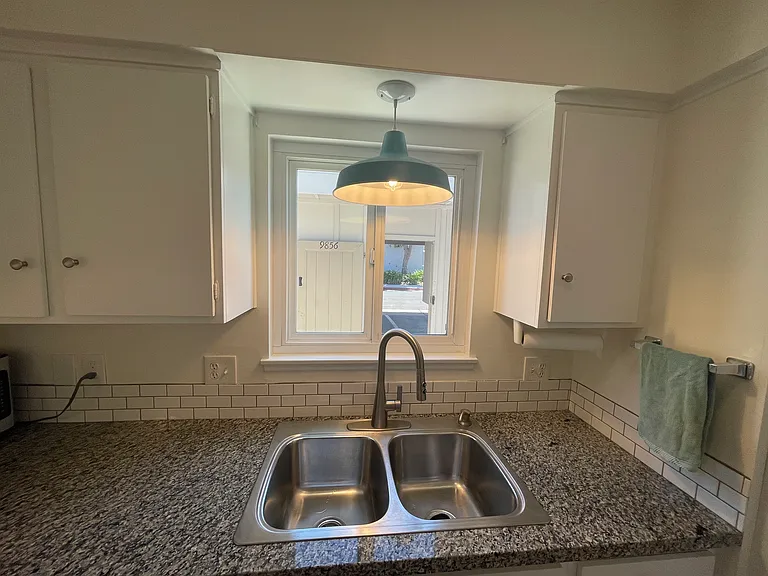 9856 Continental Dr — Photo 6