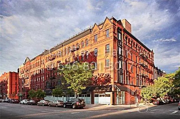 Rented by Hecht Group | media 27