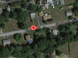 43 Sheldon St, Tiverton, RI 02878