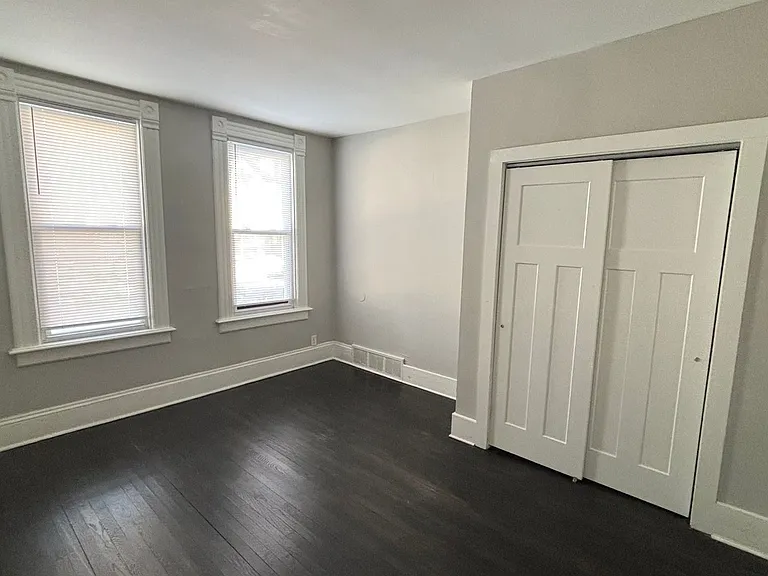 1207 E Kane Pl — Photo 8