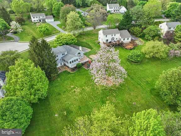 4th image of 104 Noble Dr